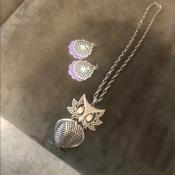 Necklace - Picture 2 of 2